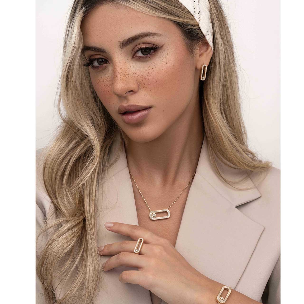 گردنبند و آویز